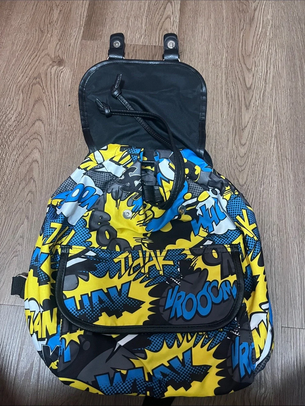 Graphic Comic-Print Backpack - Yellow & Blue